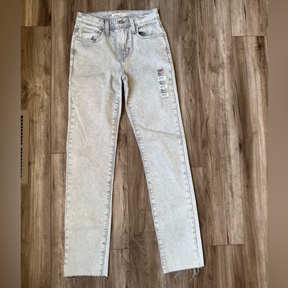 LEVI’S 724 HIGH RISE SLIM STRAIGHT WOMEN'S JEANS Size 25 Grey Raw Hem - Picture 4 of 15